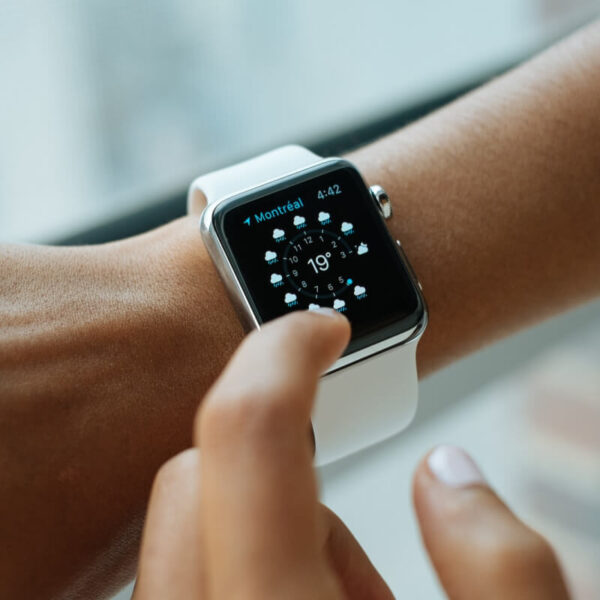 Smartwatch with Bright Touchscreen Display, Up to 6 Days of Battery Life, Orchid Purple - Ảnh 2